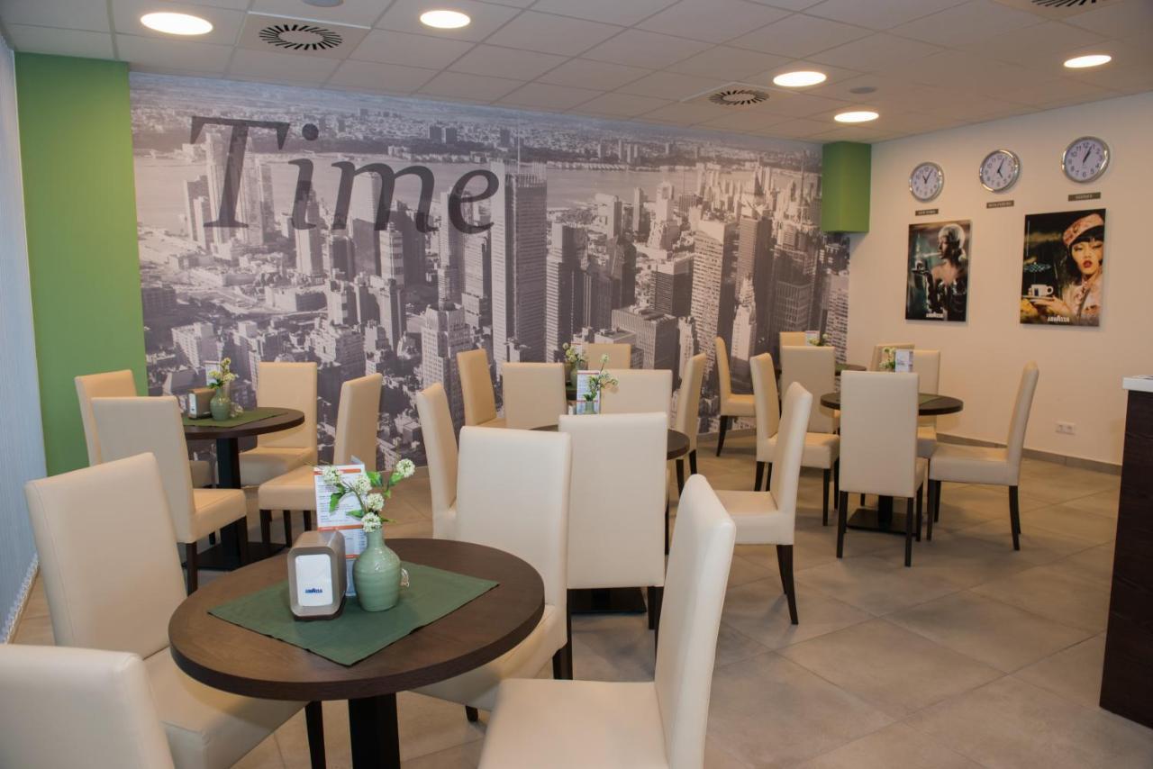 Ais Center Hotell Wolfsberg Eksteriør bilde