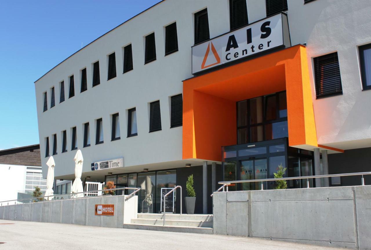 Ais Center Hotell Wolfsberg Eksteriør bilde