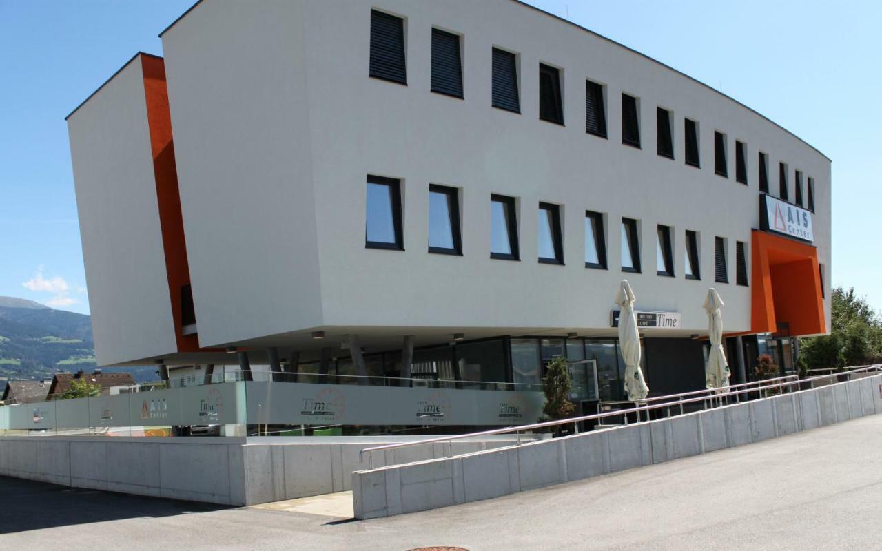 Ais Center Hotell Wolfsberg Eksteriør bilde